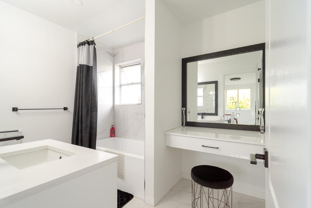 Spacious & Modern By The Beach White Rock Ngoại thất bức ảnh